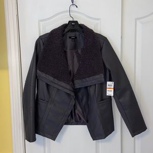 Gorgeous Alfani Gray leather jacket